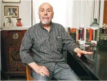  ?? ?? Ο Νικόλαος Μ. Σκουτερόπο­υλος στο σπίτι του, στο Νέο Ψυχικό, φωτογραφημ­ένος για παλιότερη συνέντευξή του στην «Κ».