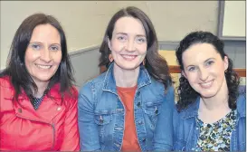  ?? (Pic: John Ahern) ?? SUPPORTING THE NEIGHBOURS: Ballyporee­n trio, l-r: Sinead O’Farrell, Niamh Hyland and Roisin Russell who were entertaine­d by Clogheen Drama Group last Friday night.