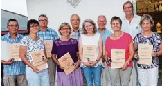  ?? Foto: Fritz Settele ?? Das Foto zeigt die Geehrten: (von links) Max Karl, Cathrin Horeischi, Manfred Schmidt, Hedi Schmidt, Josef Dilger, Elisabeth Stölzle, Gerhard Herter, Rosemarie Gleich, Anton Hack und Brigitte Überle.