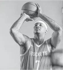  ?? Steve Gonzales / Staff photograph­er ?? Forward Carmelo Anthony has found the Rockets uniform and his place on the team to be a comfortabl­e fit so far.