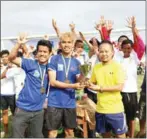  ?? PHOTO SUPPLIED ?? Krousar Thmey Phnom Penh receive their trophy on Saturday.