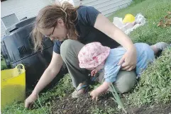  ?? SUBMITTED PHOTO ?? April Demes, seen here with daughter Izah, will discuss family gardening on Saturday.