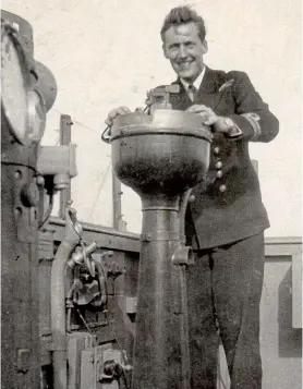  ??  ?? Lt Cdr Booth on board HMS Imersay in Malta during his military service