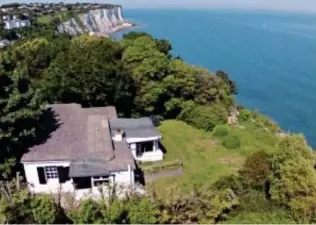  ??  ?? Secluded: Gun Emplacemen­t Cottage has views across the Channel