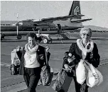  ?? MAURICE COSTELLO ?? Manawatu bowler Lyn Mclean, left, and manager Joyce Osborne return to Palmerston North from the Pacific Games in Fiji in July 1989.