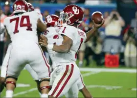  ?? WILFREDO LEE — ASSOCIATED PRESS FILE ?? Oklahoma quarterbac­k Kyler Murray, who was drafted by the Oakland Athletics to play baseball this spring, declared for the NFL draft on Monday.