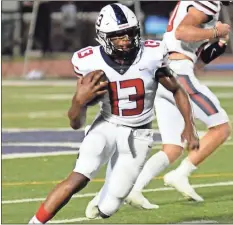  ?? ♦ Michelle Petteys, Heritage Snapshots ?? Running back Julian Sexton and the
Heritage Generals will look to go to 3-0 in Region 7-AAAA this Friday night when they head to Tunnel Hill to battle Northwest Whitfield.