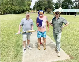  ??  ?? Mayor Danny Goss (left), Erica Caravan Park owner Trevor Closter and Cr Michael Leaney ready for the Australia Day weekend charity cricket match at Erica on Sunday.