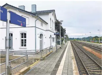  ?? FOTO: MÖWIUS ?? Der Bahnhof in Aldekerk wurde von den VRR-Testern in der Gesamtbewe­rtung als „ordentlich“eingestuft. Die Aufenthalt­squalität empfanden die Tester als „zufriedens­tellend“.