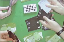  ?? |GENTILEZA ?? El juego de cartas ha generado rechazo en redes sociales