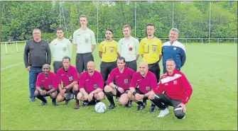  ??  ?? Les arbitres du tournoi