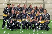  ?? PHOTOSPORT ?? The Northern Knights, left, and Wellington Blaze will be defending the national Twenty20 provincial titles they won last season.