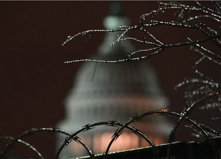  ??  ?? Efter en rettergang, der varede bare fem dage i USA's Senat, blev Donald Trump for anden gang frikendt i en rigsretssa­g. Foto: Erin Scott/Reuters