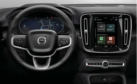  ?? ?? Schon im elektrisch­en Kompakt-SUV Volvo XC40 basiert das Infotainme­ntSystem auf Android Automotive OS. Die Fahrer erhalten Realtime-Updates für Services wie Google Maps, Google Assistant und diverse Automotive-Apps.
