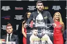  ??  ?? Big time: Rocky Fielding speaks while opponent Saul Alvarez (left) looks on