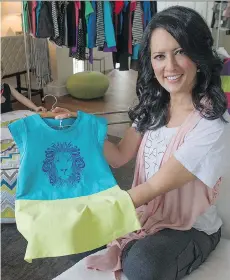  ?? JASON PAYNE ?? Surrey-based Traci Costa, founder of Peekaboo Beans, sells quality clothes for children online and through house parties run by moms who get a commission on the sales.