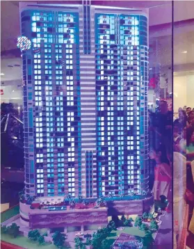  ?? SUNSTAR FOTO / KATLENE O. CACHO ?? TALLEST IN MANDAUE. With 40 floors, the P2-billion J Tower Residences will have 1,271 condominiu­m units.