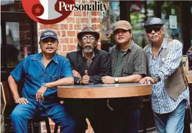  ?? PIC BY ASWADI ALIAS ?? Ito Mohamad (second from left) with his Blues Gang band members at a press conference to announce Libra 2017 in Kuala Lumpur on Wednesday.