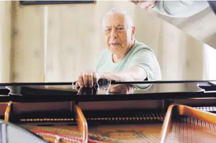  ?? Alonso tenorIo ?? El profesor de piano Aleksandr Skliutovsk­i y sus alumnos estarán hoy en el Eugene O’Neill.