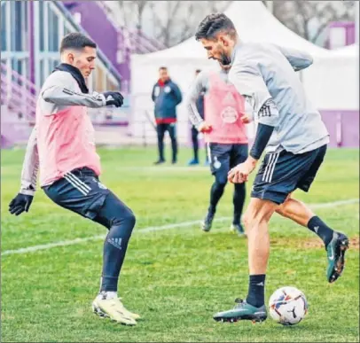  ??  ?? Kenan Kodro, en su primer entrenamie­nto como jugador del Valladolid.