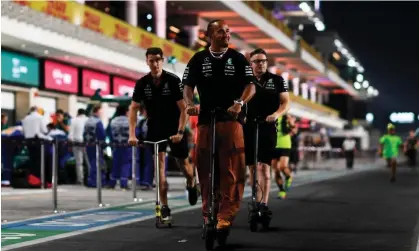  ?? ?? Lewis Hamilton enjoys the atmosphere at the Lusail Internatio­nal Circuit. Photograph: Rudy Carezzevol­i/Getty Images