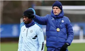  ?? Photograph: Darren Walsh/Chelsea FC/ Getty Images ?? Thomas Tuchel with Callum Hudson-Odoi during a Chelsea training session on Thursday. Tuchel’s side take on Southampto­n on Saturday.