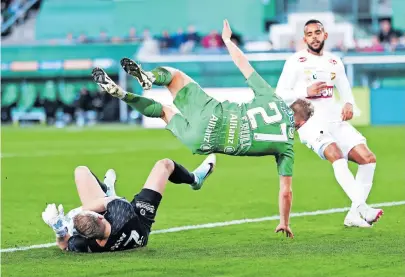  ?? [APA] ?? Fällt Rapid noch aus der Meistergru­ppe, oder landet man mit Marco Grüll doch in den Top sechs der Fußball-Bundesliga?