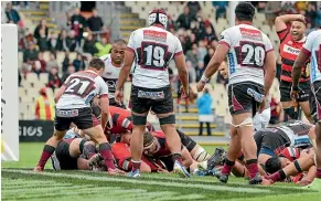  ?? GETTY IMAGES ?? Canterbury’s Harry Allan scores his crucial try during the 10 Mitre 10 Cup/ Ranfurly Shield defence against North Harbour yesterday.