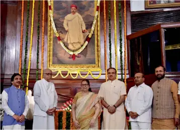  ?? — PTI ?? Lok Sabha Speaker Sumitra Mahajan, senior BJP leader L.K. Advani, Union ministers Prakash Javadekar, Ananth Kumar and others pose after paying tributes to Lokmanya Bal Gangadhar Tilak on his birth anniversar­y at Parliament in New Delhi