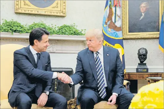  ?? BRIAN SNYDER / REUTERS ?? El presidente de Estados Unidos, Donald Trump, recibió en el despacho oval al primer ministro italiano, Giuseppe Conte