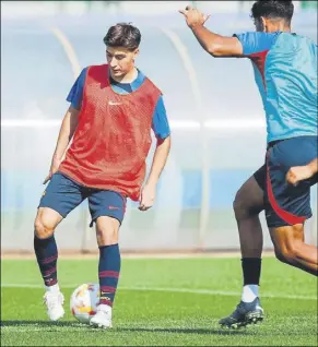  ?? Foto: fcb ?? Pablo Torre, en el entrenamie­nto de ayer previo al partido ante el Murcia