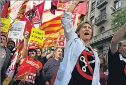  ?? DAVID AIROB ?? Participan­tes en la manifestac­ión de Barcelona