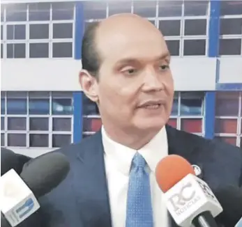  ?? ?? Ramfis Domínguez Trujillo tiene la nacionalid­ad norteameri­cana por nacimiento.