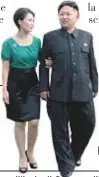  ??  ?? FIRST LADY NELL’OMBRA
Kim con la moglie, Ri Sol-ju, 27 anni, che raramente appare in pubblico con il Leader.