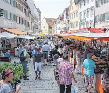  ?? FOTO: TREFFLER ?? An Markttagen und bei gutem Wetter – so wie hier vergangene Woche Mittwoch – ist die Wangener Altstadt bestens gefüllt. Das ist aber nicht immer so. Auch deshalb gibt es Probleme.