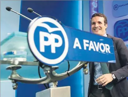  ?? SERGIO BARRENECHE­A / EFE ?? Pablo Casado en la rueda de prensa tras el consejo de dirección del PP