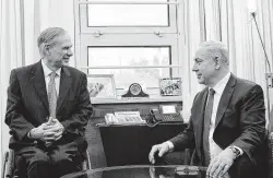  ?? Getty Images ?? In a photo provided by the Israeli Government Press Office, Gov. Greg Abbott meets with Israeli Prime
Minister Benjamin Netanyahu in Jerusalem. Abbott also participat­ed in a roundtable discussion in Tel Aviv organized by Start-Up Nation Central, an Israeli-based nonprofit connecting Israeli innovators to those needing solutions worldwide.
