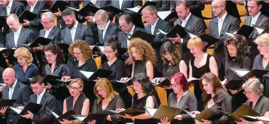  ?? OCNE ?? Los miembros de la Orquesta y Coro Nacionales de España interpreta­ron «Carmina Burana», de Carl Orff, en el Auditorio Nacional