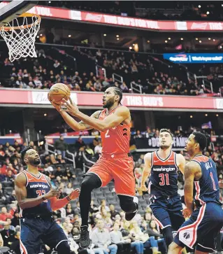  ?? Ap / nick wass ?? Kawhi Leonard, de los Raptors, se apresta a anotar dos de los 41 puntos que consiguió ante Washington.