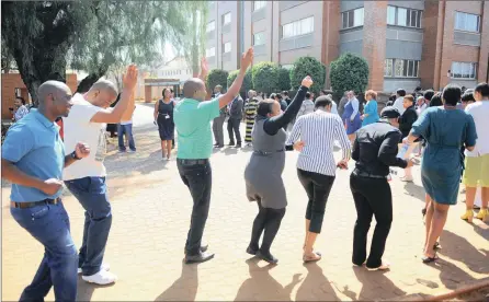  ?? PICTURE: BONGANI SHILUBANE ?? LISTEN UP: Disgruntle­d Prasa employees picket outside the head office in Hatfield, Pretoria.