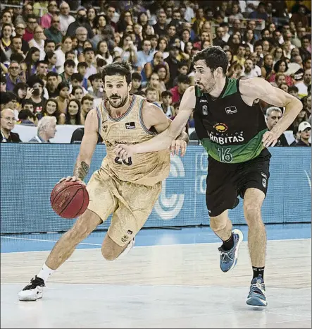  ?? FOTO: FCBQ ?? Laprovitto­la y Vives en acción durante la reciente final de Lliga. Barça y Penya vuelven a verse las caras hoy en la Supercopa