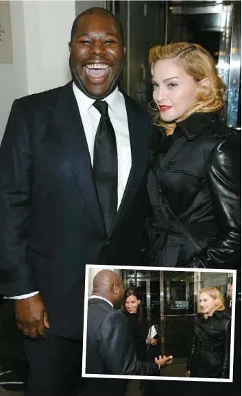  ??  ?? La chanteuse Madonna a posé mardi dernier sur le tapis rouge du Festival du film de New York avec Steve McQueen, le réalisateu­r du film 12 Years A Slave. Plus tard dans la soirée, elle s’est fait prendre en train de texter pendant la projection.