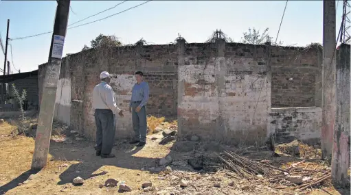  ??  ?? PROPIEDAD. ESTE ES EL INMUEBLE QUE SU ANTERIOR PROPIETARI­O RECUPERARÍ­A DE NO EJECUTARSE EL PROYECTO PARA EL CUAL LO DONÓ.