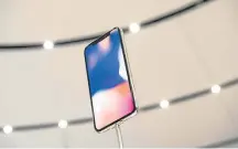  ?? DAVID PAUL MORRIS/BLOOMBERG ?? Fim da espera. iPhone X chega hoje às lojas dos EUA