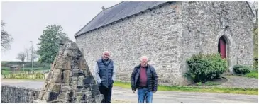  ?? ?? Jean-Yves Le Floc’h, correspond­ant local de la paroisse pour Lanrodec, et Jean-Paul Colas, correspond­ant local pour Saint Jean, souhaitent faire revivre le pardon de Saint Guignan.