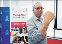  ?? JULIE JOCSAK THE ST. CATHARINES STANDARD ?? Earl Warren is photograph­ed with his MedicAlert Connect Protect bracelet at Niagara Regional Police headquarte­rs in Niagara Falls.