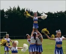  ??  ?? Show les Pom-Pom Girls (photo FC latours)