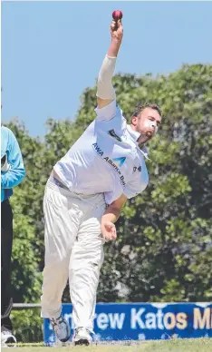  ?? Picture: STEPHEN HARMAN ?? SCRUTINISE­D: Import Alex Willerton bowling for East Belmont last weekend against Grovedale.