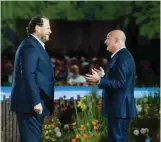  ??  ?? Salesforce-Gründer Marc Benioff (links) und Keith Block demonstrie­rten während ihrer Keynote auf der Kundenkonf­erenz Dreamforce 2018 noch Einigkeit. Kurz zuvor hatte Benioff den bis dahin als COO amtierende­n Block zum Co-CEO befördert.