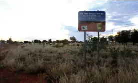  ?? Photograph: Xavier la Cana/AAP ?? A Warlpiri woman in Yuendumu in Central Australia says Covid-positive people ‘have been staying in every house’ in the remote community due to lack of quarantine facilities.